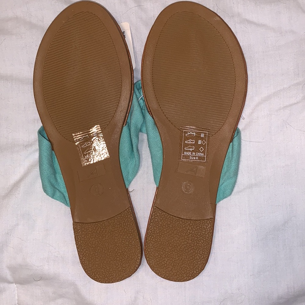 Brand New Flip Flops! ⭐️ 2 for $15! ⭐️ - Picture 3 of 3